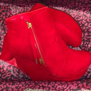 Red Wedges